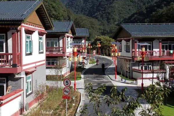 भूटान में गांव और सैन्य अड्डे बसाता जा रहा है चीन भूटान में गांव और सैन्य अड्डे बसाता जा रहा है चीन
