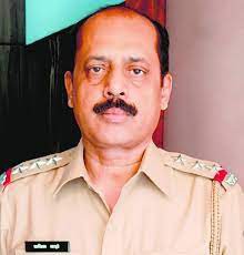 मुंबई पुलिस के अधिकारी सचिन वाजे पुलिस सेवा से बर्खास्त किये गए मुंबई पुलिस के अधिकारी सचिन वाजे पुलिस सेवा से बर्खास्त किये गए