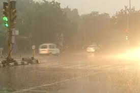 दिल्ली और राजस्थान में धूल भरी आंधी और हल्की बारिश 