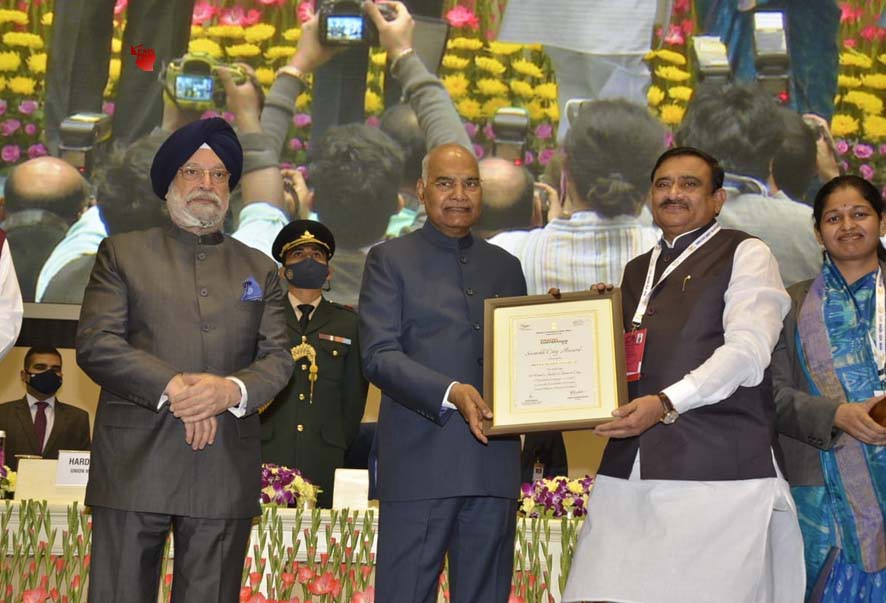 लगातार 5वीं बार इंदौर बना देश का सबसे स्वच्छ शहर, सूरत दूसरे स्थान पर, छग सबसे स्वच्छ राज्य लगातार 5वीं बार इंदौर बना देश का सबसे स्वच्छ शहर, सूरत दूसरे स्थान पर, छग सबसे स्वच्छ राज्य