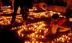 दीपावली से 11 दिन बाद पहाड़ में होती है बूढ़ी दीवाली ! दीपावली से 11 दिन बाद पहाड़ में होती है बूढ़ी दीवाली !