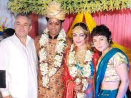 फ्रांसीसी दुल्हन ने देसी दूल्हे के साथ लिए सात फेरे, बेगूसराय में शादी देखने जुटी भारी भीड़ फ्रांसीसी दुल्हन ने देसी दूल्हे के साथ लिए सात फेरे, बेगूसराय में शादी देखने जुटी भारी भीड़