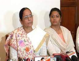 अखिलेश की साइकिल पर सवारी को तैयार हुई अपना दल की कृष्णा पटेल अखिलेश की साइकिल पर सवारी को तैयार हुई अपना दल की कृष्णा पटेल