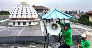 सबसे बड़ी मुस्लिम आबादी वाले देश में अजान पर होने जा रहा बड़ा फैसला लाउडस्पीकर के उपयोग पर करेगी समीक्षा सबसे बड़ी मुस्लिम आबादी वाले देश में अजान पर होने जा रहा बड़ा फैसला लाउडस्पीकर के उपयोग पर करेगी समीक्षा