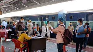 रेलवे ने प्लेटफॉर्म टिकट की बढ़ी हुई कीमत को लिया वापस रेलवे ने प्लेटफॉर्म टिकट की बढ़ी हुई कीमत को लिया वापस
