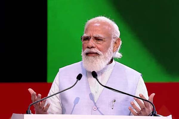 कुछ महानुभाव कहते हैं मोदी ने क्या किया, मेरी सरकार ने तीन करोड़ लोगों को लखपति बना दिया मुझे इसकी खुशी पीएमएवाई-यू तहत बने मकान की मालिकाना हक 80 प्रतिशत महिलाओं को कुछ महानुभाव कहते हैं मोदी ने क्या किया, मेरी सरकार ने तीन करोड़ लोगों को लखपति बना दिया मुझे इसकी खुशी पीएमएवाई-यू तहत बने मकान की मालिकाना हक 80 प्रतिशत महिलाओं को