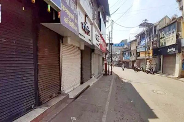 महाराष्ट्र बंद का मुंबई-पुणे में बड़ा असर शिवसैनिकों ने बंद किया हाईवे महाराष्ट्र बंद का मुंबई-पुणे में बड़ा असर शिवसैनिकों ने बंद किया हाईवे