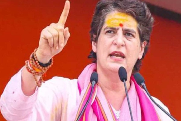 प्रियंका गांधी ने महिलाओं के लिए लगा दी घोषणाओं की झड़ी प्रियंका गांधी ने महिलाओं के लिए लगा दी घोषणाओं की झड़ी
