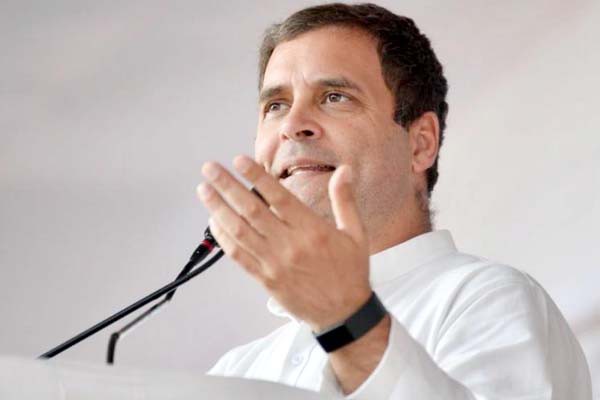 कर्नाटक से सिद्धारमैया को दूर करना चाहते हैं राहुल गांधी कर्नाटक से सिद्धारमैया को दूर करना चाहते हैं राहुल गांधी
