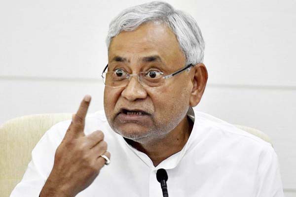 घाटी में बिहारी मजदूरों की हत्या पर केंद्र को नीतीश की नसीहत घाटी में बिहारी मजदूरों की हत्या पर केंद्र को नीतीश की नसीहत