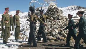 अरुणाचल प्रदेश सेक्टर में चीन से लोहा लाने को तैयार हैं भारतीय सेना अरुणाचल प्रदेश सेक्टर में चीन से लोहा लाने को तैयार हैं भारतीय सेना