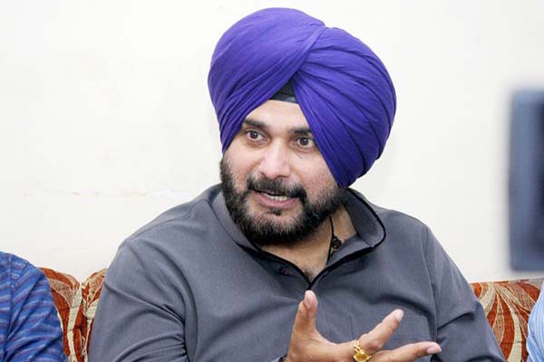पंजाब- सीएम चन्नी के दीवाली उपहार पर सिद्धू का कटाक्ष, सरकार पर उठाए सवाल पंजाब- सीएम चन्नी के दीवाली उपहार पर सिद्धू का कटाक्ष, सरकार पर उठाए सवाल