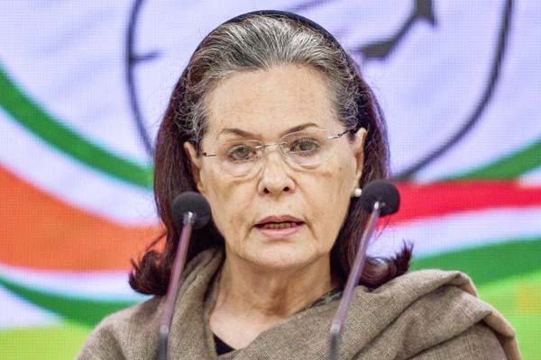 100 करोड़ लोगों का वैक्सीनेशन बड़ी सफलता, पर केंद्र की गलत नीतियों से गई कई लोगों की जान : सोनिया गांधी 100 करोड़ लोगों का वैक्सीनेशन बड़ी सफलता, पर केंद्र की गलत नीतियों से गई कई लोगों की जान : सोनिया गांधी