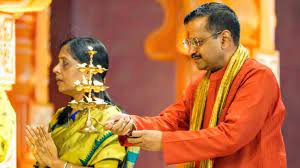 सॉफ्ट हिंदुत्व की राह पर केजरीवाल हिंदू हूं इसलिए जाता हूं मंदिर सॉफ्ट हिंदुत्व की राह पर केजरीवाल हिंदू हूं इसलिए जाता हूं मंदिर