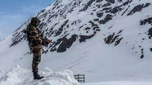 लद्दाख की भीषण ठंड में भी चीन के खिलाफ गर्मजोशी से तैनात रहेगी सेना लद्दाख की भीषण ठंड में भी चीन के खिलाफ गर्मजोशी से तैनात रहेगी सेना
