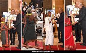 नंगे पांव आसमान को फतह करने वाले पद्म विजेता तस्वीरें हो रही हैं जमकर वायरल नंगे पांव आसमान को फतह करने वाले पद्म विजेता तस्वीरें हो रही हैं जमकर वायरल