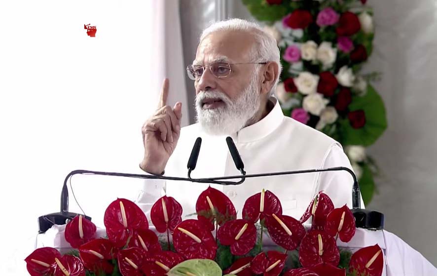 पीएम मोदी ने कुशीनगर अंतर्राष्ट्रीय हवाईअड्डे का उद्घाटन किया, कहा इससे खुलेंगी विकास की नई संभावनाएं पीएम मोदी ने कुशीनगर अंतर्राष्ट्रीय हवाईअड्डे का उद्घाटन किया, कहा इससे खुलेंगी विकास की नई संभावनाएं