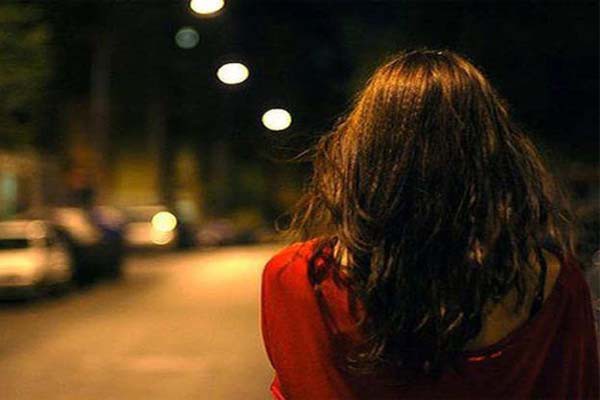 सुरक्षा के लिए इन बातों का ध्यान रखें महिलाएं सुरक्षा के लिए इन बातों का ध्यान रखें महिलाएं