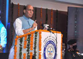 टकराव शुरू करना शांतिप्रिय मूल्यों के खिलाफ, लेकिन हम किसी भी चुनौती का सामना करने तैयार - राजनाथ टकराव शुरू करना शांतिप्रिय मूल्यों के खिलाफ, लेकिन हम किसी भी चुनौती का सामना करने तैयार - राजनाथ
