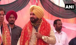 सिद्धू ने चुनाव में लॉलीपॉप देने वाले नेताओं पर साधा निशाना -लोगों को नेताओं से पूछना चाहिए कि वे अपना वादा कैसे पूरा करेंगे सिद्धू ने चुनाव में लॉलीपॉप देने वाले नेताओं पर साधा निशाना -लोगों को नेताओं से पूछना चाहिए कि वे अपना वादा कैसे पूरा करेंगे