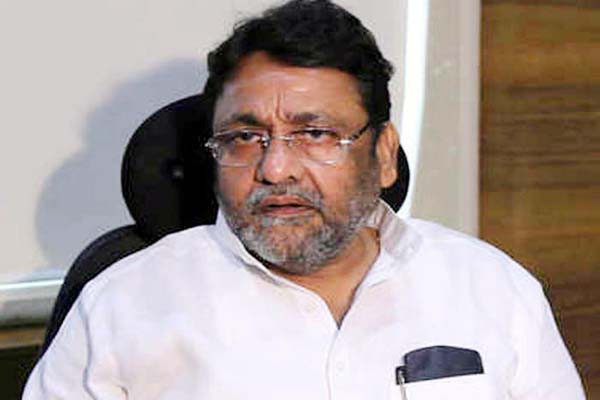 दाऊद के करीबी को फडनवीस ने दे रखा था संरक्षण, जाली नोट और वसूली का धंधा चलाया : नवाब मलिक दाऊद के करीबी को फडनवीस ने दे रखा था संरक्षण, जाली नोट और वसूली का धंधा चलाया : नवाब मलिक