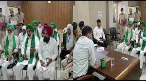 पुलिस रास्ते खोलेगी तो आंदोलनकारियों को परेशानी का सामना करना पड़ेगा - किसान नेताओं ने कहा पुलिस रास्ते खोलेगी तो आंदोलनकारियों को परेशानी का सामना करना पड़ेगा - किसान नेताओं ने कहा