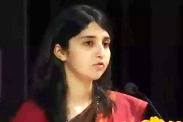संयुक्त राष्ट्र के मंच से चीन के बीआरआई का विरोध कर रही भारतीय राजनयिक का माइक बंद हुआ संयुक्त राष्ट्र के मंच से चीन के बीआरआई का विरोध कर रही भारतीय राजनयिक का माइक बंद हुआ