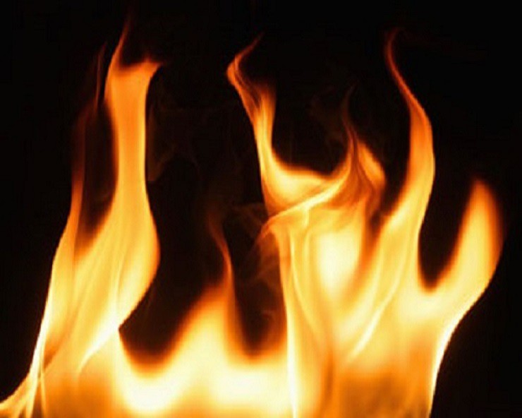 तमिलनाडु में पटाखे की दुकान में लगी आग 5 लोगों की मौत तमिलनाडु में पटाखे की दुकान में लगी आग 5 लोगों की मौत