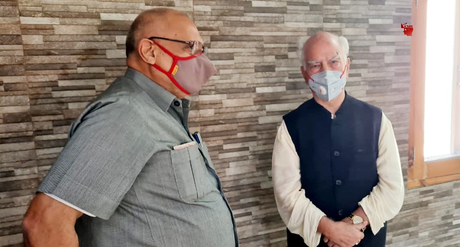 पूर्व मुख्यमंत्री शांता कुमार से मिले भाजपा प्रभारी अविनाश राय खन्ना - एक विधायक जनता का वकील होता है अपने क्षेत्र के मुद्दों को सरकार के समक्ष कैसे रखना है उसको लेकर चिंचित रहता है पूर्व मुख्यमंत्री शांता कुमार से मिले भाजपा प्रभारी अविनाश राय खन्ना - एक विधायक जनता का वकील होता है अपने क्षेत्र के मुद्दों को सरकार के समक्ष कैसे रखना है उसको लेकर चिंचित रहता है