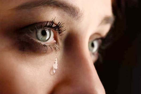 रोने से वजन कम करने में मिलती है मदद -ताजा अध्ययन के बाद किया गया दावा रोने से वजन कम करने में मिलती है मदद -ताजा अध्ययन के बाद किया गया दावा