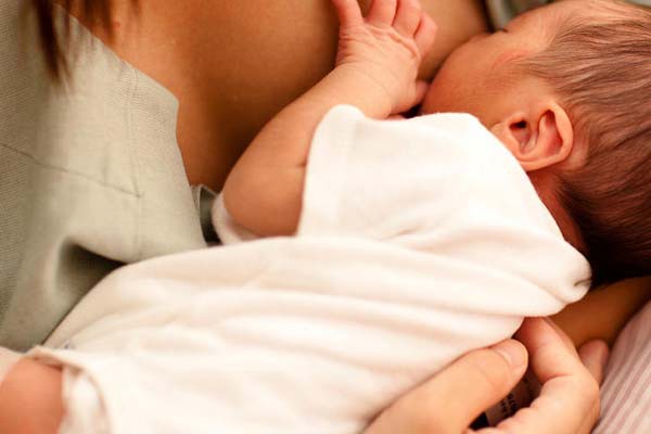 मां का दूध फायदेमंद है प्रीमैच्योर बच्चे के लिए - एक ताजा अध्ययन में किया गया दावा मां का दूध फायदेमंद है प्रीमैच्योर बच्चे के लिए - एक ताजा अध्ययन में किया गया दावा