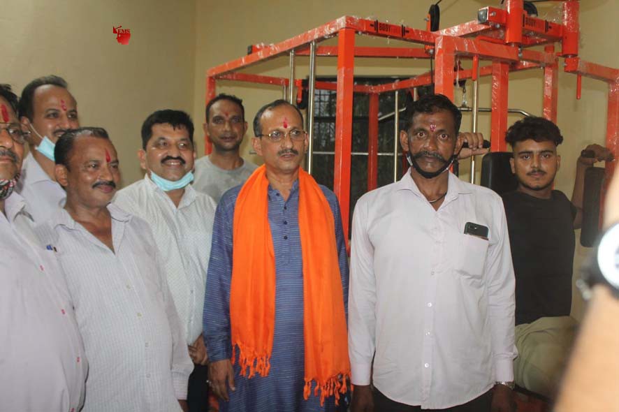तीन सालों में कुठार कलां पंचायत में हुए सवा करोड़ के विकास कार्य जिम के लोर्कापण समारोह में बोले छठे राज्य वित्तायोग के अध्यक्ष सतपाल सत्ती तीन सालों में कुठार कलां पंचायत में हुए सवा करोड़ के विकास कार्य जिम के लोर्कापण समारोह में बोले छठे राज्य वित्तायोग के अध्यक्ष सतपाल सत्ती