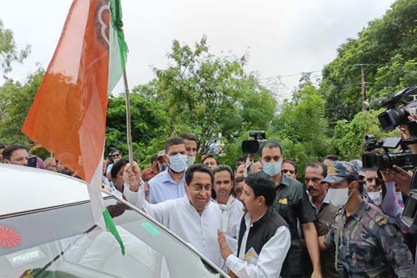 कांग्रेस की ओबीसी आभार यात्रा शुरू -ओबीसी को 27 प्रतिशत आरक्षण लागू होने पर निकाली जा रही यात्रा - पूर्व मुख्यमंत्री कमलनाथ ने दिखाई हरी झंडी कांग्रेस की ओबीसी आभार यात्रा शुरू -ओबीसी को 27 प्रतिशत आरक्षण लागू होने पर निकाली जा रही यात्रा - पूर्व मुख्यमंत्री कमलनाथ ने दिखाई हरी झंडी