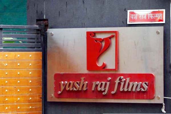 वायआरएफ ने किया चार फिल्मों की रिलीज डेट का ऐलान -ये चारों फिल्म सिनेमाघरों में होंगी रिलीज वायआरएफ ने किया चार फिल्मों की रिलीज डेट का ऐलान -ये चारों फिल्म सिनेमाघरों में होंगी रिलीज