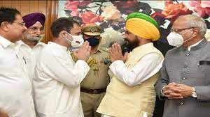 सीएम बनते ही चरणजीत सिंह चन्नी ने केंद्र से की कृषि कानून वापस लेने की मांग सीएम बनते ही चरणजीत सिंह चन्नी ने केंद्र से की कृषि कानून वापस लेने की मांग