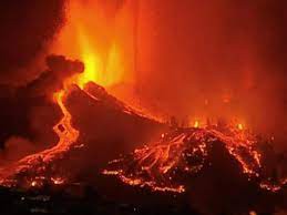 स्पेन में ज्वालामुखी से निकले लावा ने बरपाया कहर, हजारों लोगों को सुरक्षित स्थानों पर पहुंचाया स्पेन में ज्वालामुखी से निकले लावा ने बरपाया कहर, हजारों लोगों को सुरक्षित स्थानों पर पहुंचाया