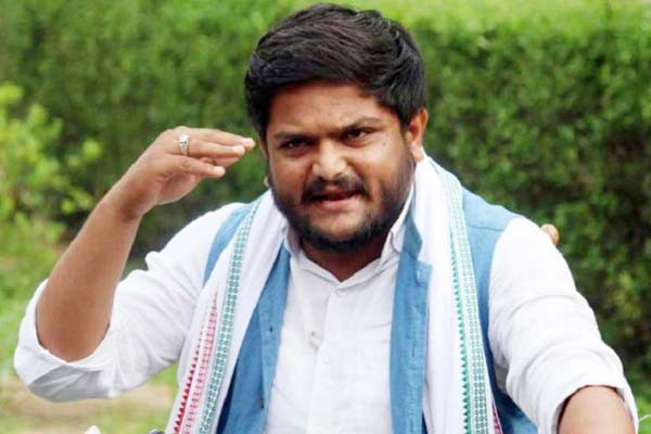 बीजेपी के कहने पर गुजरात चुनाव में उतरी है आप ये सिर्फ वोट बांटने की चाल: हार्दिक पटेल बीजेपी के कहने पर गुजरात चुनाव में उतरी है आप ये सिर्फ वोट बांटने की चाल: हार्दिक पटेल