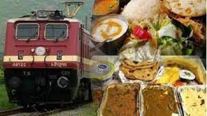 ट्रेनों में 'तैयार खाने' को लेकर यात्री नाखुश, कर रहे शिकायत ट्रेनों में 'तैयार खाने' को लेकर यात्री नाखुश, कर रहे शिकायत