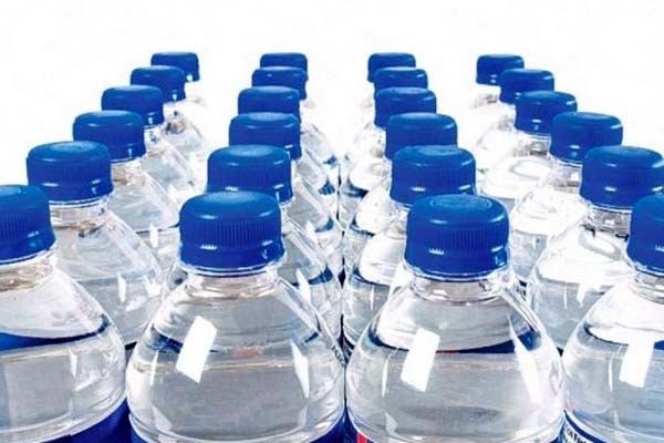 कैंसर जैसी बीमारियों की वजह बन सकता है बोतलबंद पानी - पानी माफियाओं का चल रहा बडा खेल, हो सकते हैं बीमार 