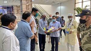 अरविंद केजरीवाल गुजरात से लौटे उधर भाजपा में शामिल हो गए करीब 150 आप नेता अरविंद केजरीवाल गुजरात से लौटे उधर भाजपा में शामिल हो गए करीब 150 आप नेता