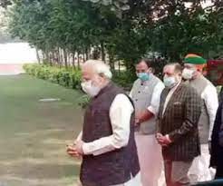 संसदीय दल की बैठक में पीएम ने सांसदों से कहा, अपने क्षेत्र में जाकर काम करे संसदीय दल की बैठक में पीएम ने सांसदों से कहा, अपने क्षेत्र में जाकर काम करे