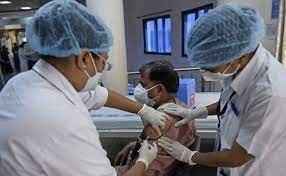 देश में अब तक 1,09,080 लोगों को दी जा चुकी है वैक्सीन की बूस्टर खुराक देश में अब तक 1,09,080 लोगों को दी जा चुकी है वैक्सीन की बूस्टर खुराक