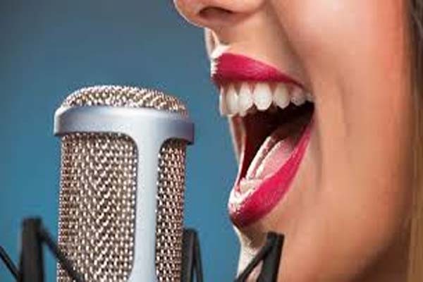 वॉयस-ओवर कलाकार बने वॉयस-ओवर कलाकार बने