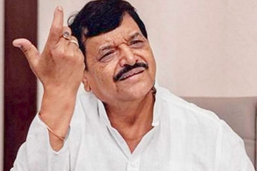 नाराज चाचा शिवपाल ने दिए बीजेपी में जाने का संकेत नाराज चाचा शिवपाल ने दिए बीजेपी में जाने का संकेत