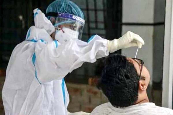 24 घंटों में कोरोना संक्रमण के 20 हज़ार से भी कम केस, 206 लोगों की मौत 24 घंटों में कोरोना संक्रमण के 20 हज़ार से भी कम केस, 206 लोगों की मौत