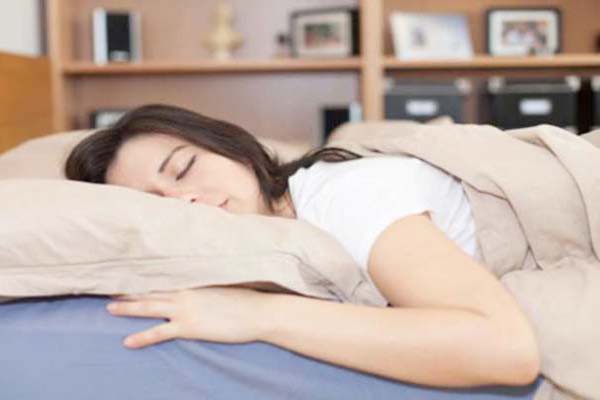 अधिक नींद लेने से भी हो सकता है वजन कम   -रोजाना एक घंटे अधिक नींद लेने से होता है वजन कम