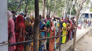 ईवीएम खराबी पर बवाल तो कहीं भिड़ गए कार्यकर्ता, सपा ने शिकायतों की लगा दी बौछार यूपी की 58 विधानसभा सीटों पर 60 फीसदी मतदान ईवीएम खराबी पर बवाल तो कहीं भिड़ गए कार्यकर्ता, सपा ने शिकायतों की लगा दी बौछार यूपी की 58 विधानसभा सीटों पर 60 फीसदी मतदान