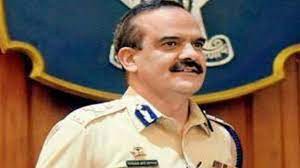 मुंबई के पूर्व पुलिस कमिश्नर परमबीर सिंह का चौंकाने वाला खुलासा - महाराष्ट्र की राजनीति में भूचाल आने की संभावना मुंबई के पूर्व पुलिस कमिश्नर परमबीर सिंह का चौंकाने वाला खुलासा - महाराष्ट्र की राजनीति में भूचाल आने की संभावना