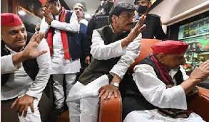 बाकी चरणों के प्रचार के लिए सपा ने जारी की 30 स्टार प्रचारकों की सूची -चाचा शिवपाल, डिंपल-रामगोपाल भी संभालेंगे कमान बाकी चरणों के प्रचार के लिए सपा ने जारी की 30 स्टार प्रचारकों की सूची -चाचा शिवपाल, डिंपल-रामगोपाल भी संभालेंगे कमान