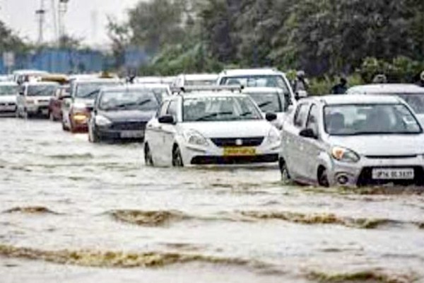 मेघालय के चेरापूंजी और मौसिनराम में रिकॉर्डतोड़ वर्षा, वर्षाजनित हादसों में कई लोगों की मौत  